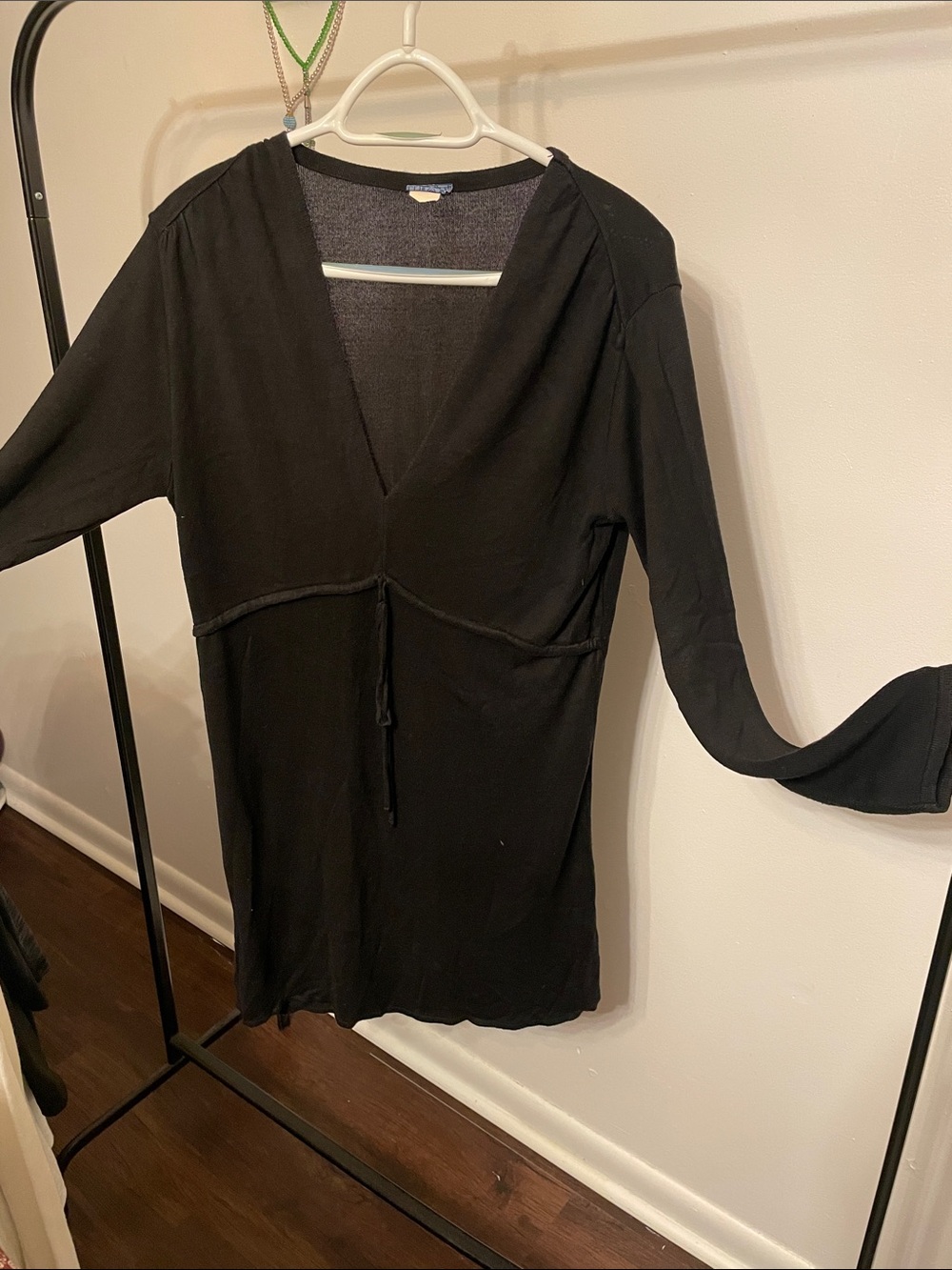 Black V-Neck Knit Top with Waist Tie (X-Large)